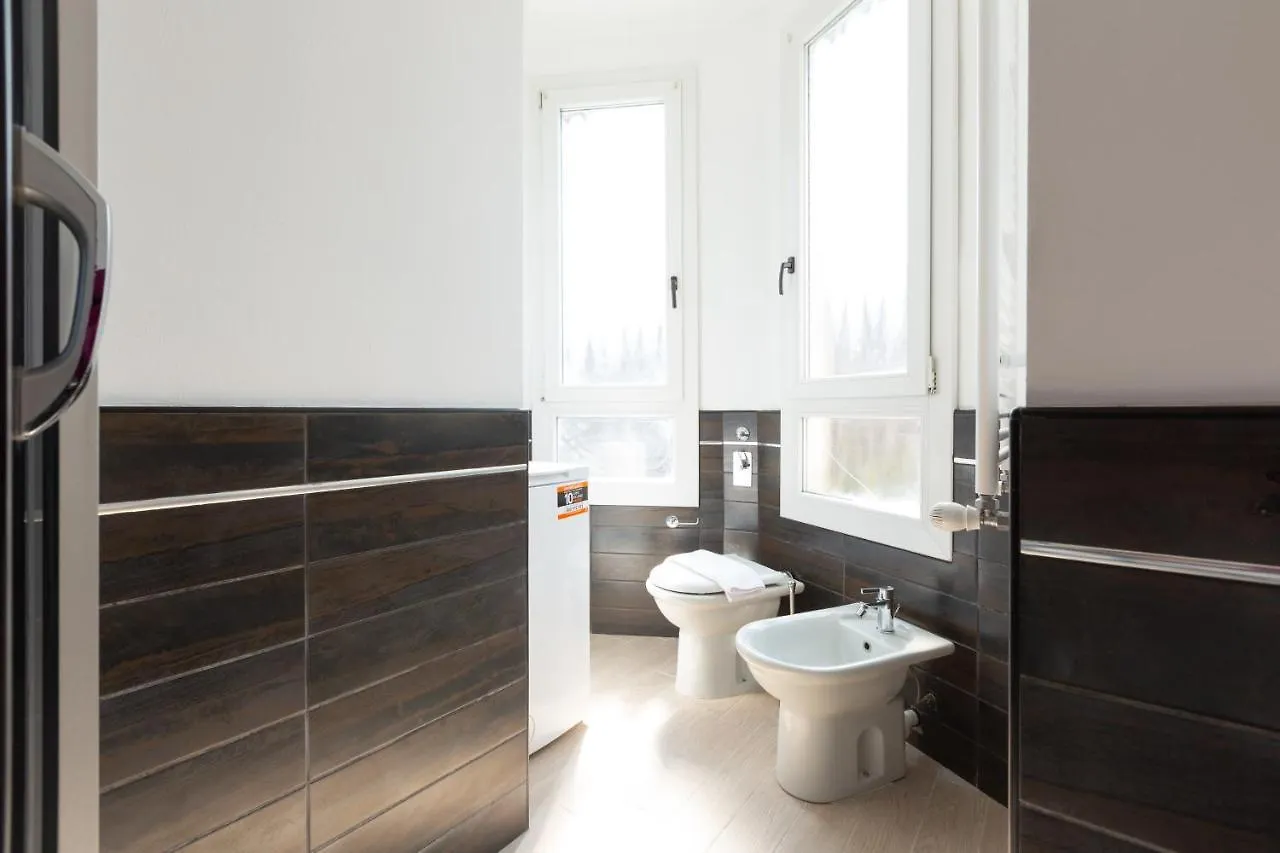 Zara Bright Flat Apartment Milan