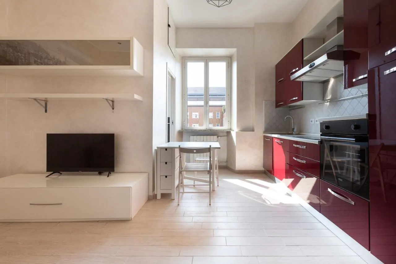 Zara Bright Flat Apartment Milan