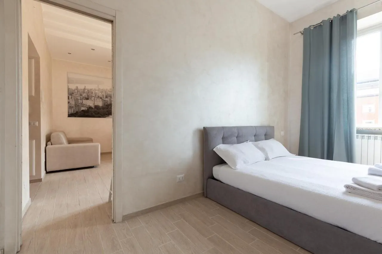 Zara Bright Flat Apartment Milan